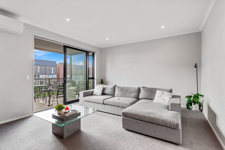 Photo of property in 6/4 Matimati Place, Hobsonville, Auckland, 0616