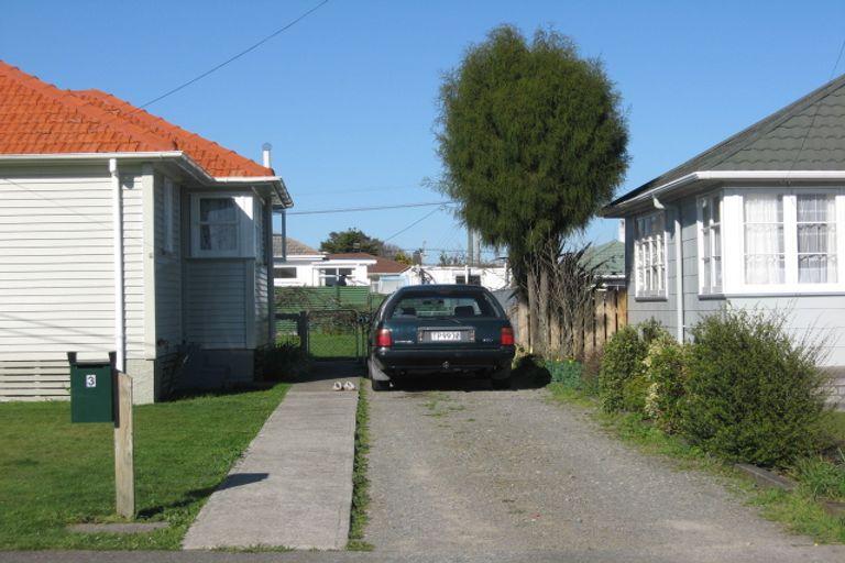 Photo of property in 3 Goldsmith Crescent, Levin, 5510