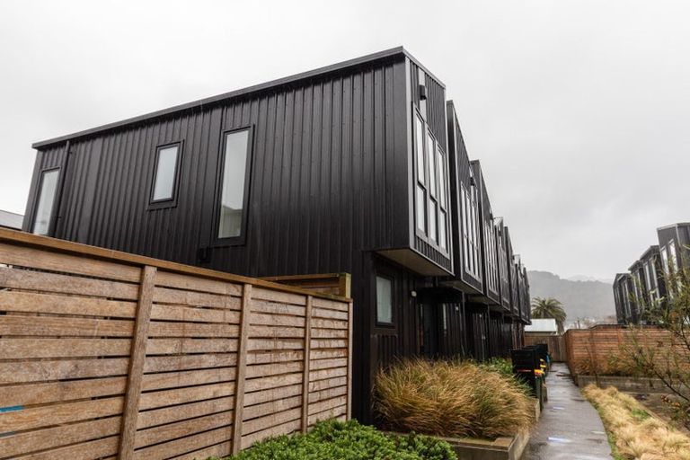 Photo of property in 4/24 Fitzherbert Road, Wainuiomata, Lower Hutt, 5014