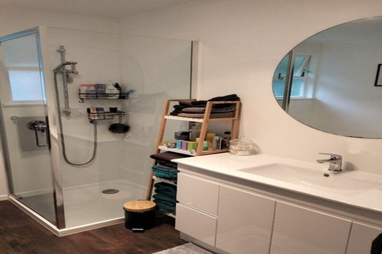 Photo of property in 27 Ngahere Street, Stokes Valley, Lower Hutt, 5019