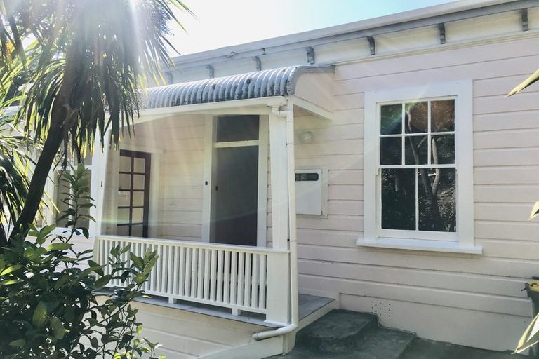 Photo of property in 1 Durham Street, Aro Valley, Wellington, 6021