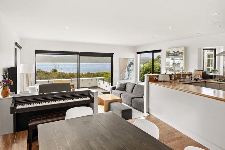 Photo of property in 191 Marine Parade, Seatoun, Wellington, 6022