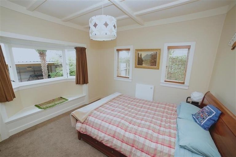Photo of property in 42 Tui Street, Point Chevalier, Auckland, 1022