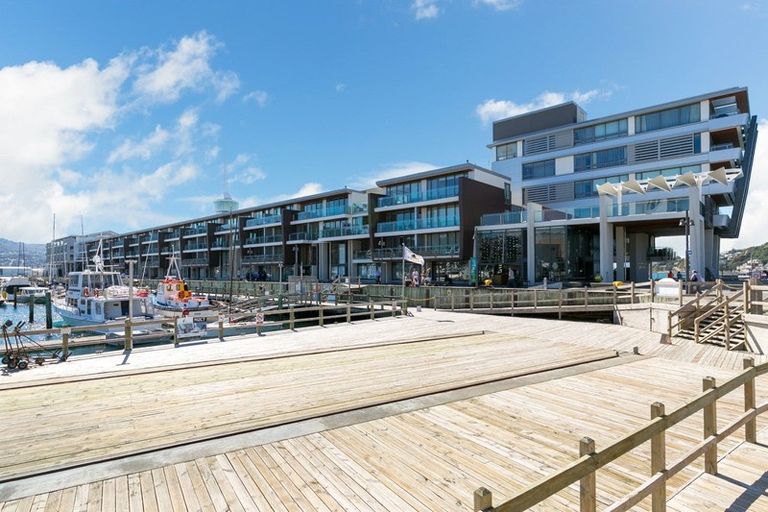 Photo of property in Clyde Quay Wharf, 3c/6 Clyde Quay Wharf, Te Aro, Wellington, 6011