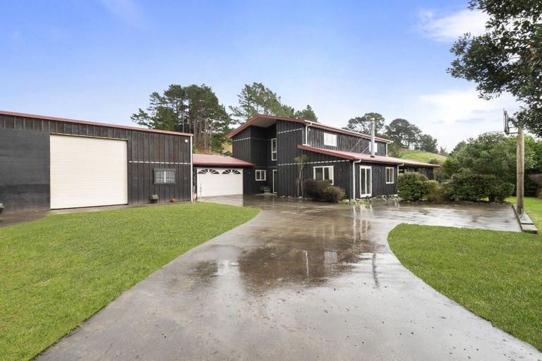 Photo of property in 268 Turitea Road, Turitea, Palmerston North, 4472