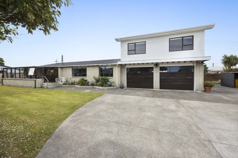 Photo of property in 10 Kamahi Avenue, Hawera, 4610