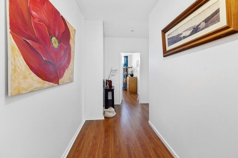 Photo of property in Lexington Apartments, 33c Hania Street, Mount Victoria, Wellington, 6011