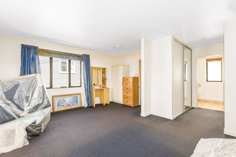 Photo of property in 12 Hall Avenue, Newtown, Wellington, 6021