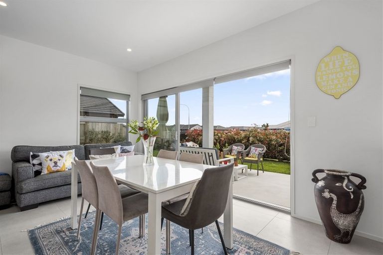 Photo of property in 77 Dunkeld Drive, Papamoa, 3118