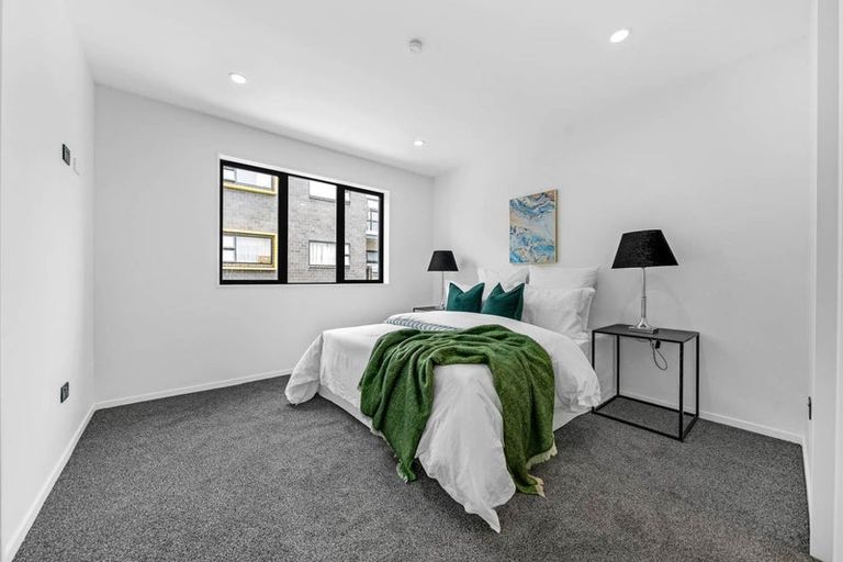 Photo of property in 525a Massey Road, Mangere, Auckland, 2022