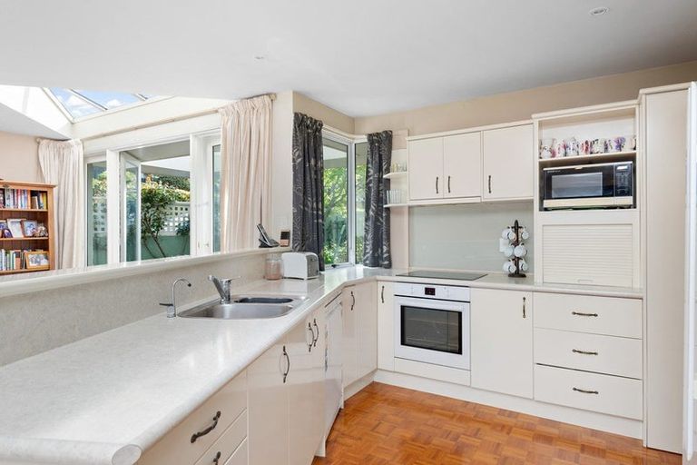 Photo of property in 1 Colquhoun Street, Glenross, Dunedin, 9011