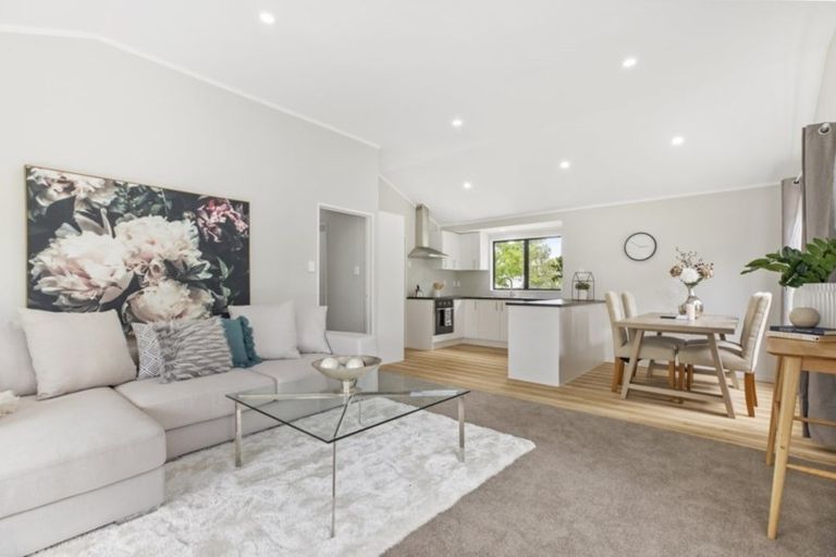 Photo of property in 2/34 Daytona Road, Henderson, Auckland, 0610