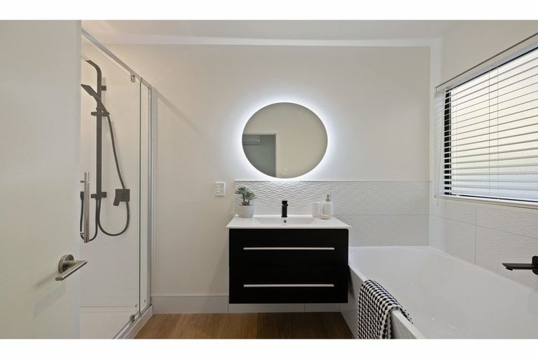 Photo of property in 72 Cannon Hill Crescent, Mount Pleasant, Christchurch, 8081