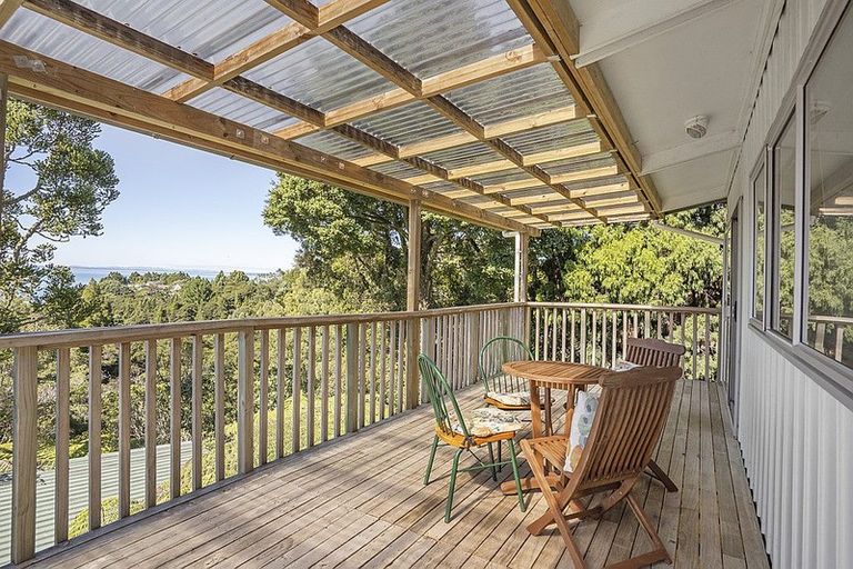 Photo of property in 742 South Titirangi Road, Titirangi, Auckland, 0604