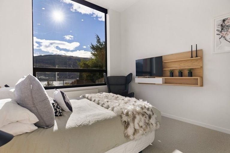Photo of property in 594 Peninsula Road, Kelvin Heights, Queenstown, 9300