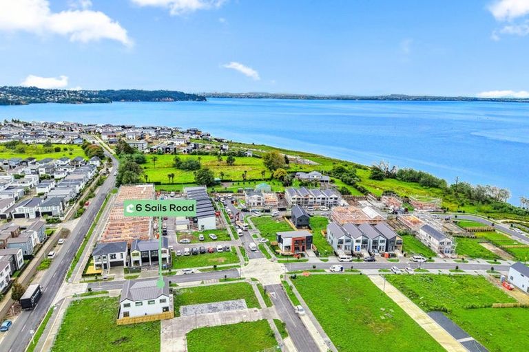 Photo of property in 6 Sails Road, Hobsonville, 0616