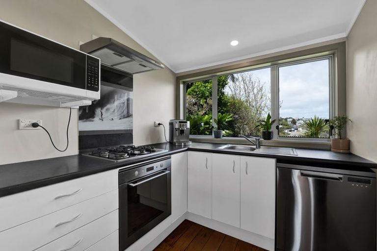 Photo of property in 22 Downe Street, New Plymouth, 4310