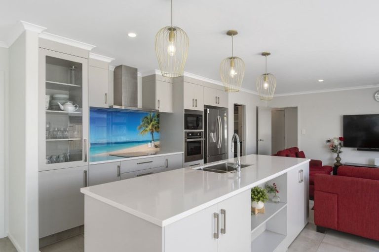 Photo of property in 18 Monilia Way, Papamoa Beach, Papamoa, 3118