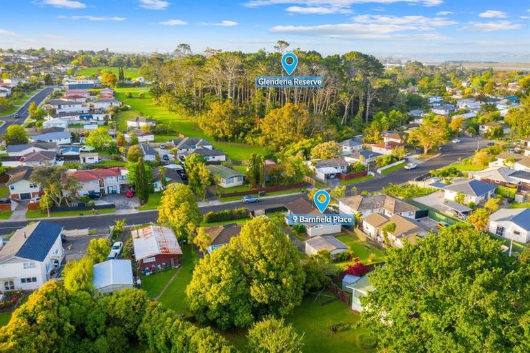 Photo of property in 9 Barnfield Place, Glendene, Auckland, 0602