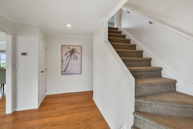 Photo of property in 7 Cumbrian Place, Conifer Grove, Takanini, 2112