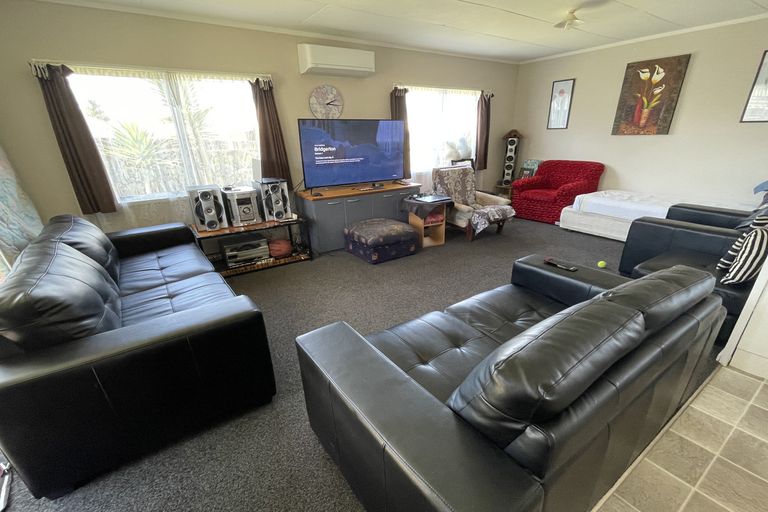Photo of property in 1/5 Solveig Place, Randwick Park, Auckland, 2105