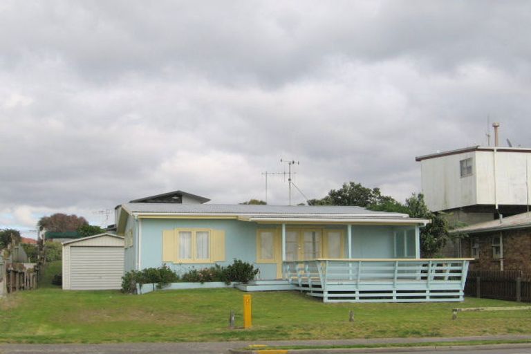 Photo of property in 125 Marine Parade, Mount Maunganui, 3116