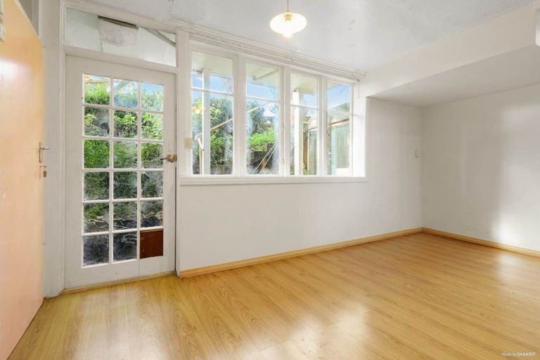 Photo of property in 741 South Titirangi Road, Titirangi, Auckland, 0604