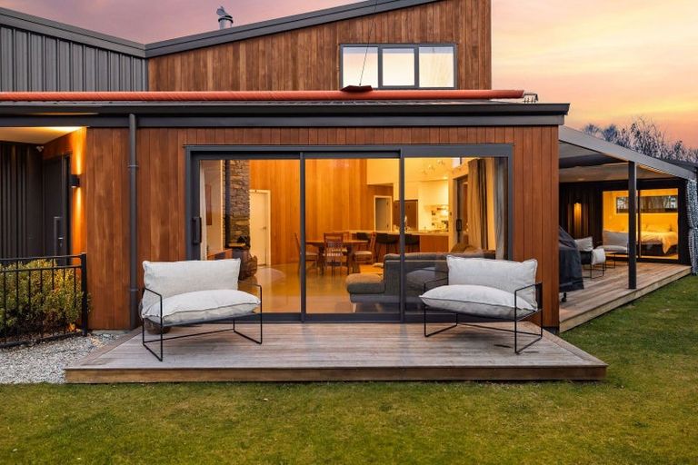 Photo of property in 20 Adamson Drive, Arrowtown, 9302