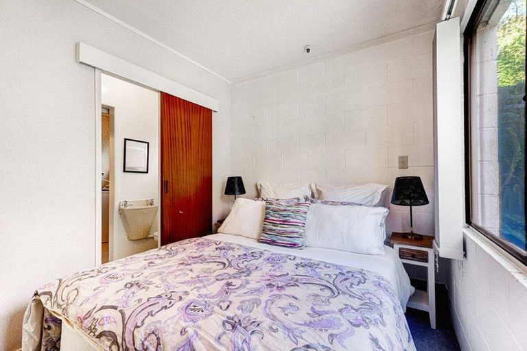 Photo of property in 18 Wisteria Way, Mairangi Bay, Auckland, 0630