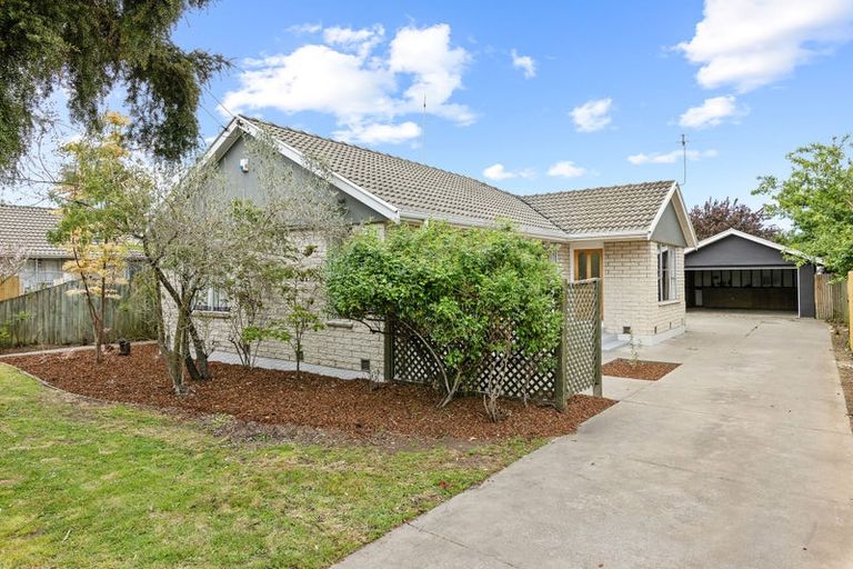 Photo of property in 416 Mairehau Road, Parklands, Christchurch, 8083