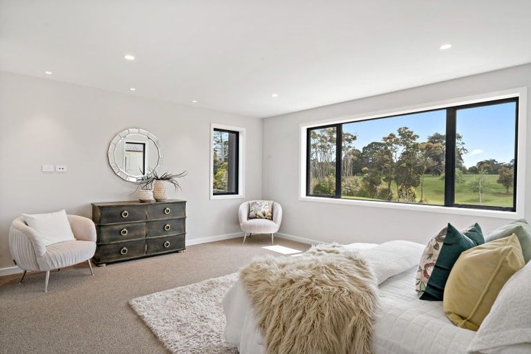 Photo of property in 14 Third Fairway Place, Albany, Auckland, 0632