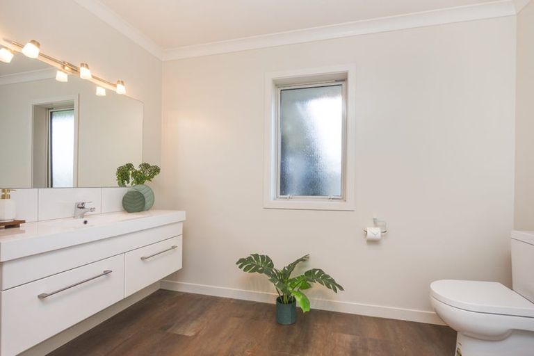 Photo of property in 75 Reid Line West, Feilding, 4777