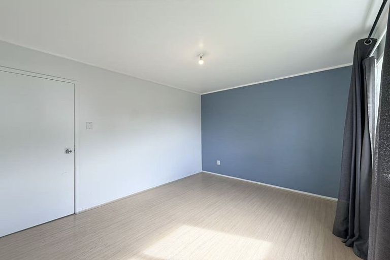 Photo of property in 10 Celeste Place, Totara Vale, Auckland, 0627