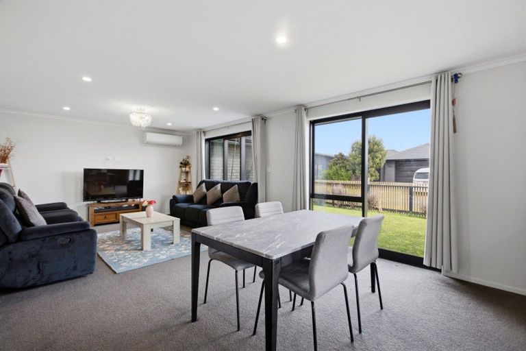 Photo of property in 90 Tabraham Crescent, Pyes Pa, Tauranga, 3112