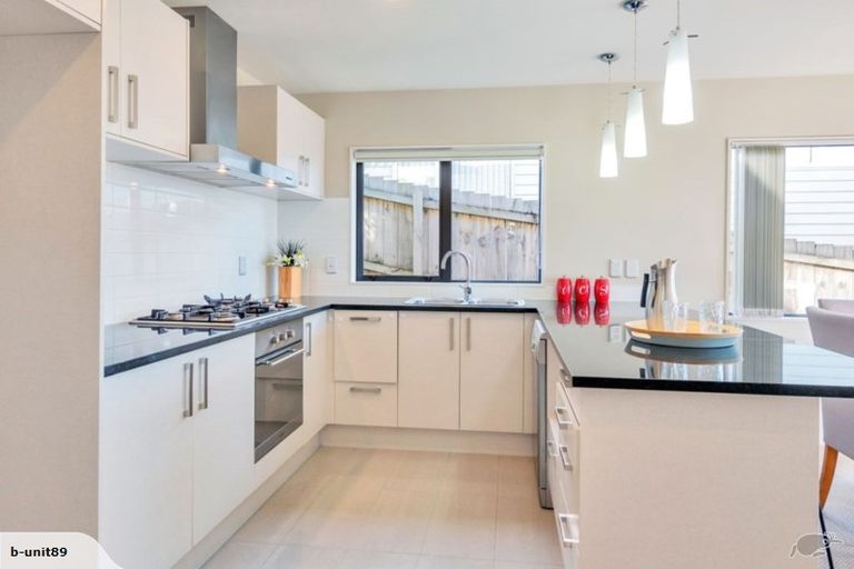 Photo of property in 16 Cityview Place, Massey, Auckland, 0614