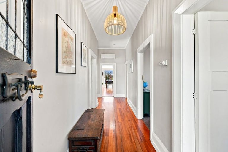 Photo of property in 216 Springfield Road, St Albans, Christchurch, 8014