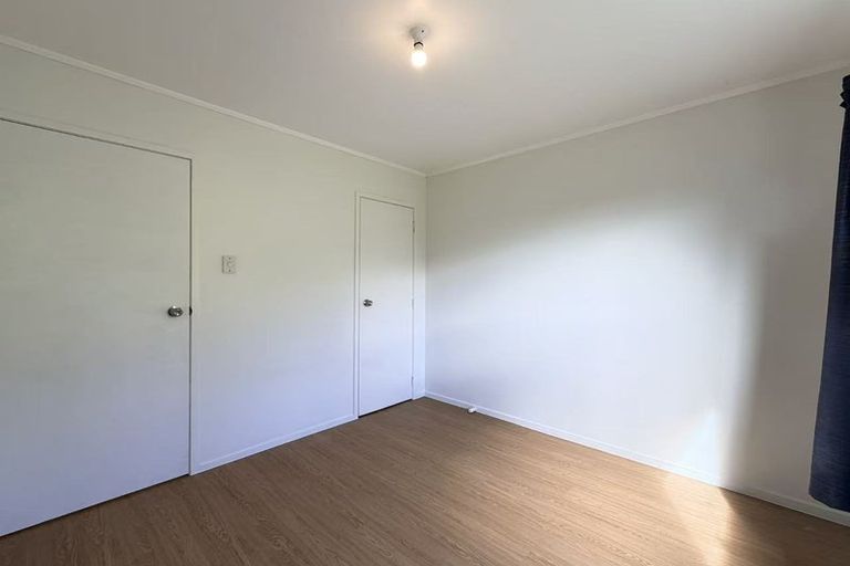 Photo of property in 10 Celeste Place, Totara Vale, Auckland, 0627