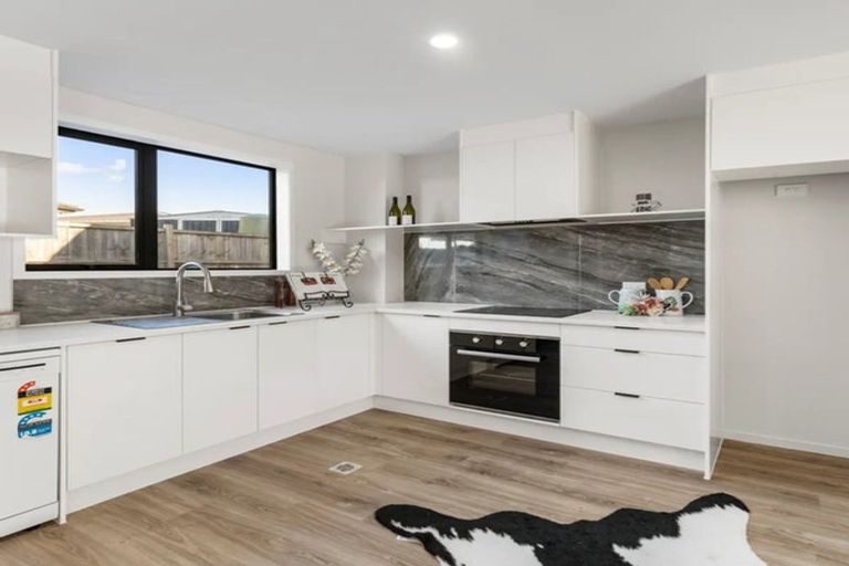 Photo of property in 30c Tawa Crescent, Manurewa, Auckland, 2102