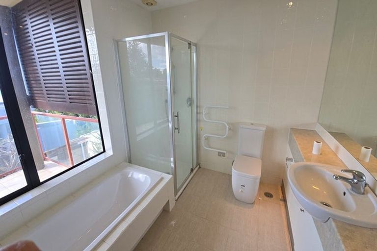 Photo of property in 1/126 Clovelly Road, Bucklands Beach, Auckland, 2012