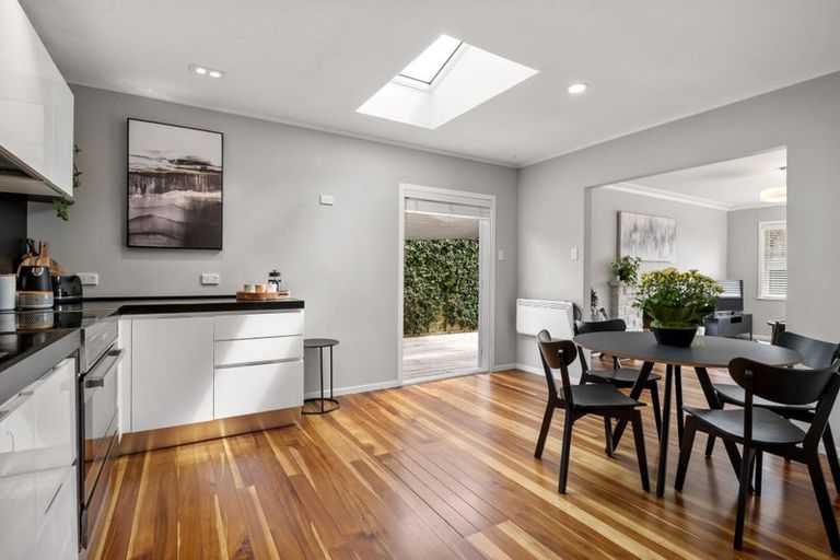 Photo of property in 1/50 Muir Avenue, Mangere Bridge, Auckland, 2022