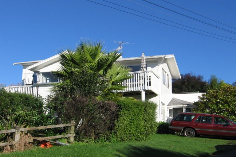 Photo of property in 26 Bridge Avenue, Te Atatu South, Auckland, 0610