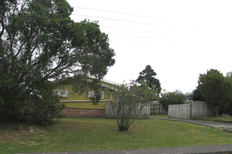 Photo of property in 15 Saffron Street, Birkdale, Auckland, 0626