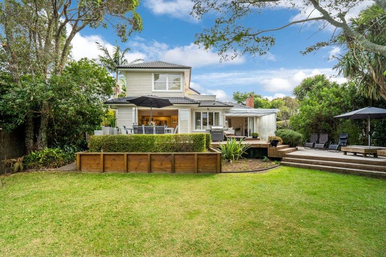 Photo of property in 14 Maleme Avenue, Belmont, Auckland, 0622