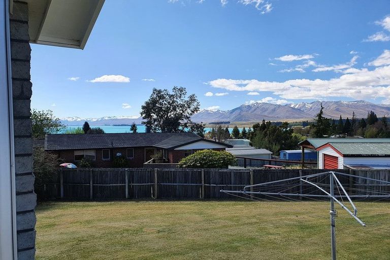 Photo of property in 32 Aorangi Crescent, Lake Tekapo, 7999