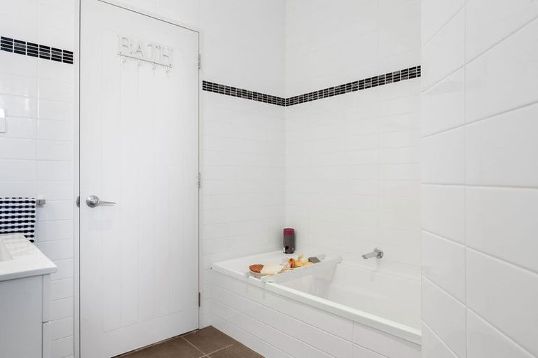 Photo of property in 56 Mokihi Gardens, Hillmorton, Christchurch, 8024