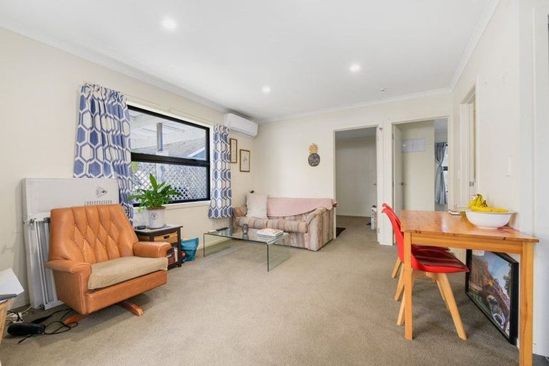 Photo of property in 218 Hillcrest Road, Hillcrest, Hamilton, 3216