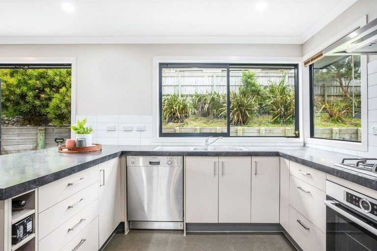 Photo of property in 12 Aotea Drive, Aotea, Porirua, 5024