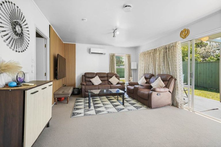Photo of property in 1/162 Pigeon Mountain Road, Half Moon Bay, Auckland, 2012