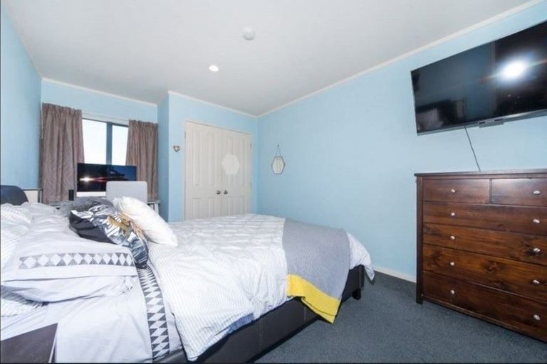 Photo of property in 5 Albizia Avenue, Henderson, Auckland, 0612