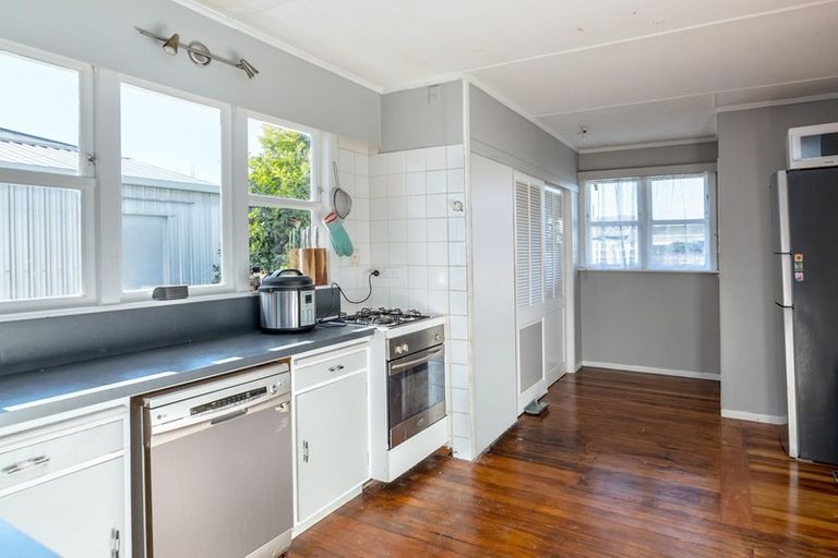 Photo of property in 2 Wavell Crescent, Lansdowne, Masterton, 5810